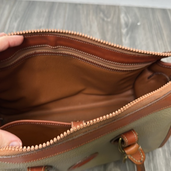 Vintage Dooney & Bourke tan leather doctor bag - Picture 9 of 10